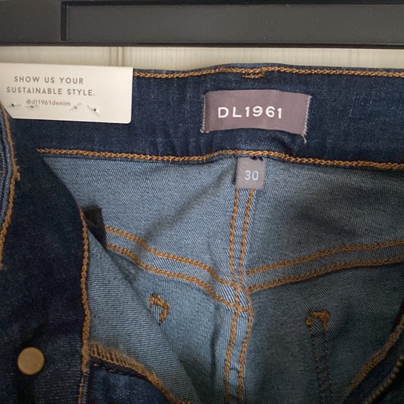DL1961 Low-Rise Skinny Jeans 30, 29 inseam - Picture 4 of 4
